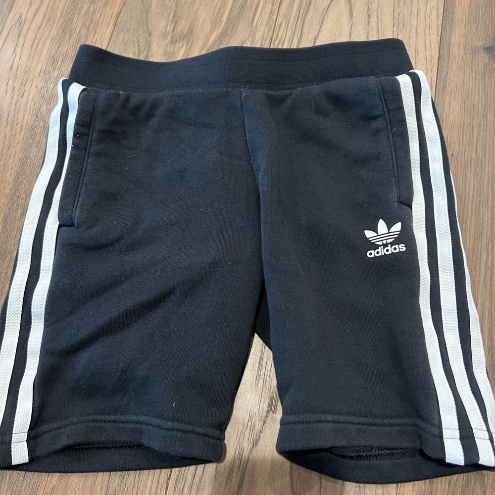Adidas kids black fleece shorts EJ3250 Size 7/8